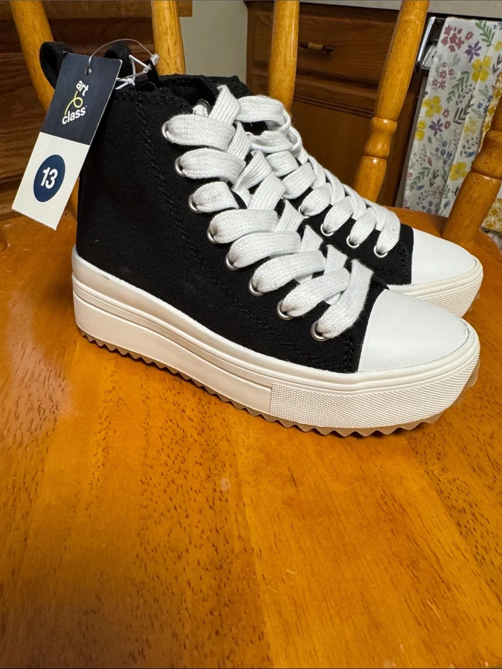Art Class NWT KIDS 13 black white Platform High-Top zipper sides Sneakers